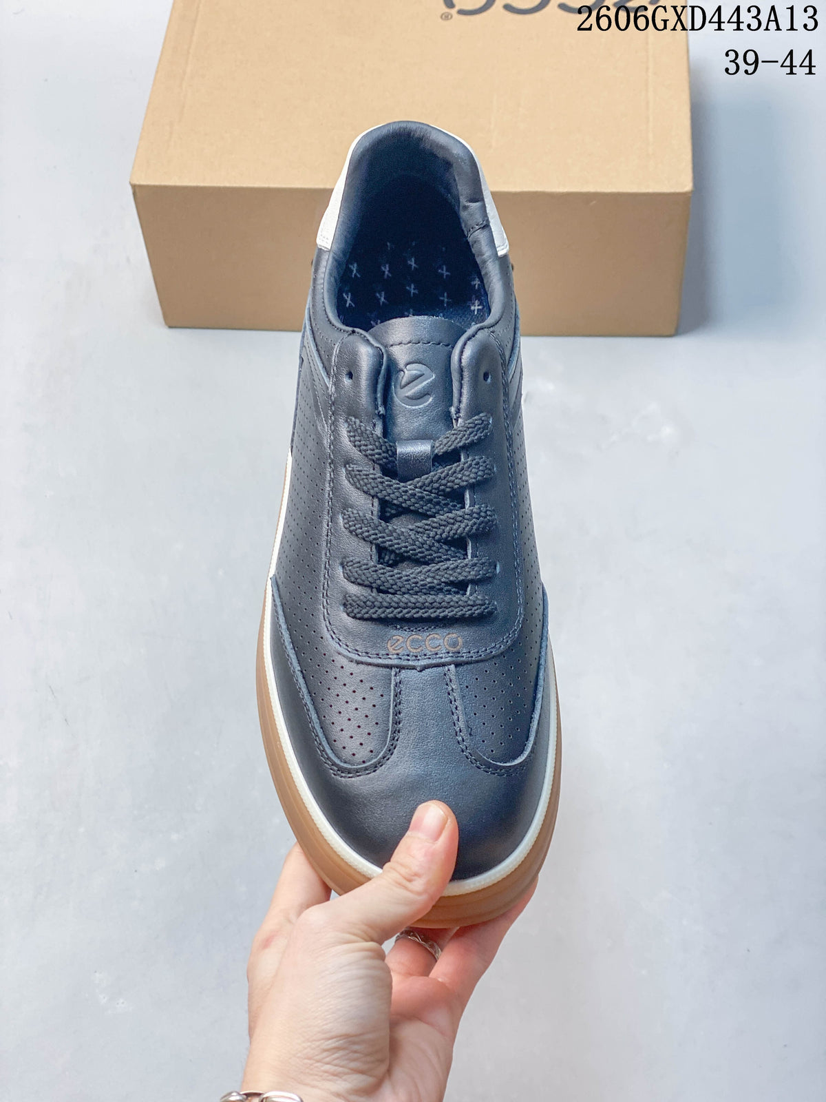 ECCO Low-Top Sneakers in Navy and Gum
