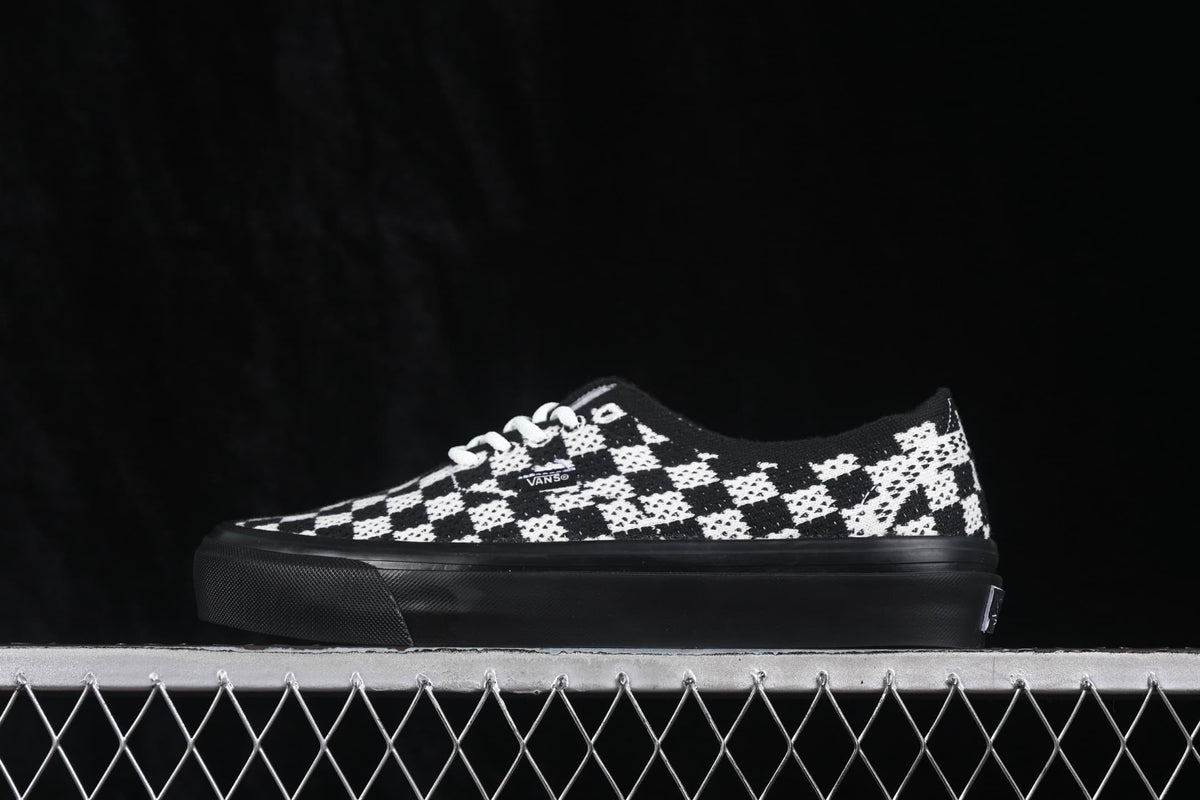 Vans Authentic Low-Top Sneakers Black White Checkerboard VN000EJC1KP