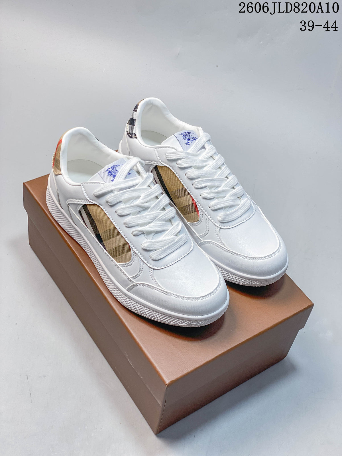 Burberry White Low-Top Sneakers with Check Panels 06JLD820A10