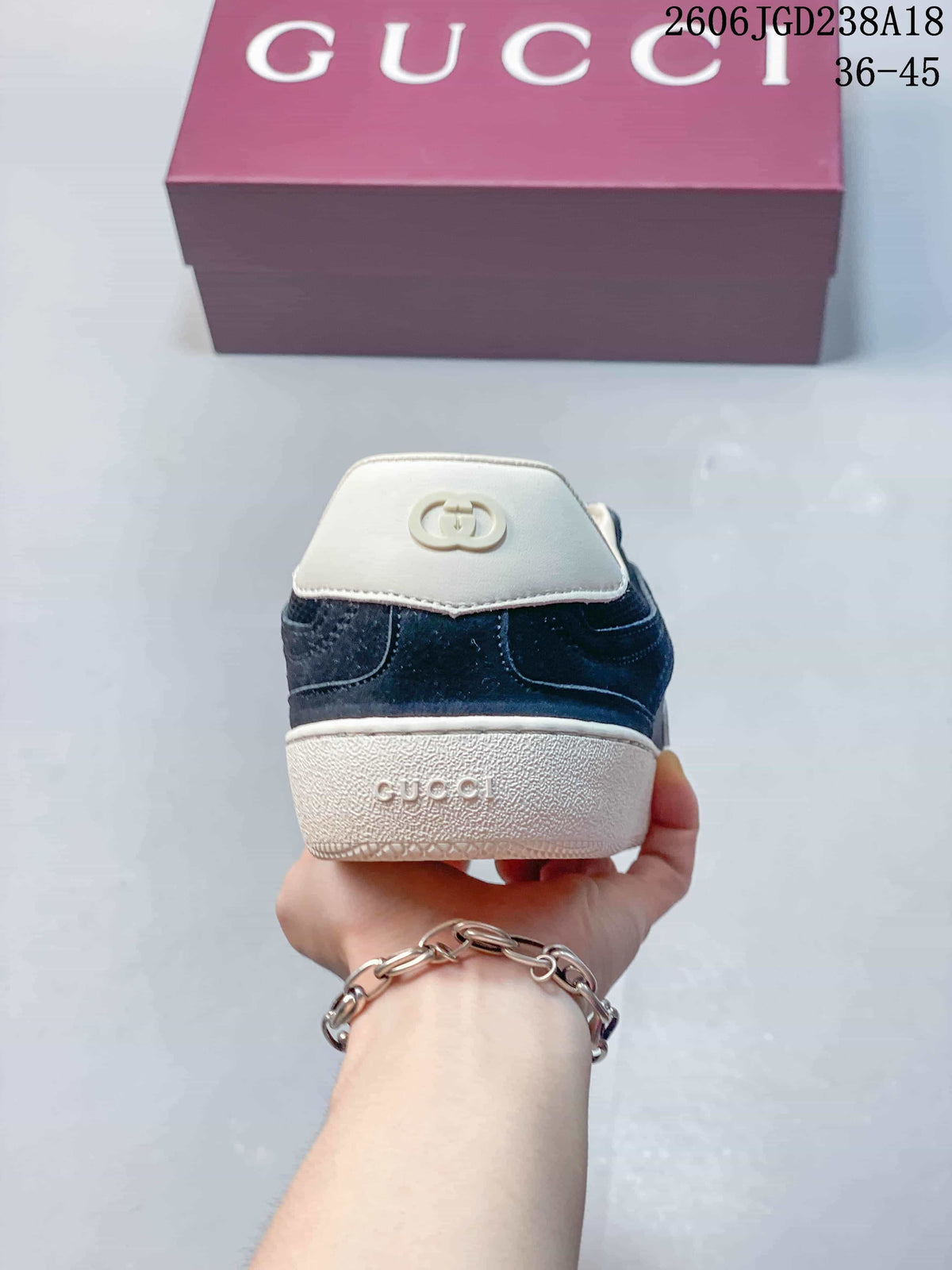 Gucci G75 Low-Top Sneakers in Navy and White