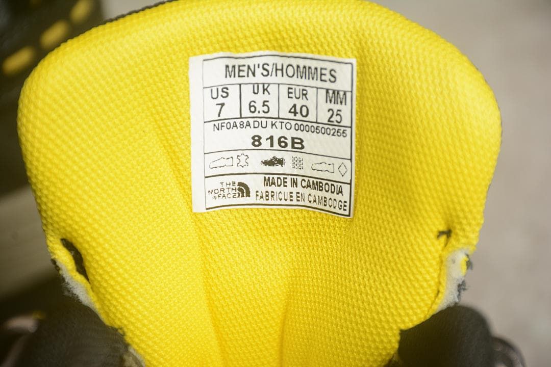 The North Face Gery 816B Hiking Shoes, Black and Yellow