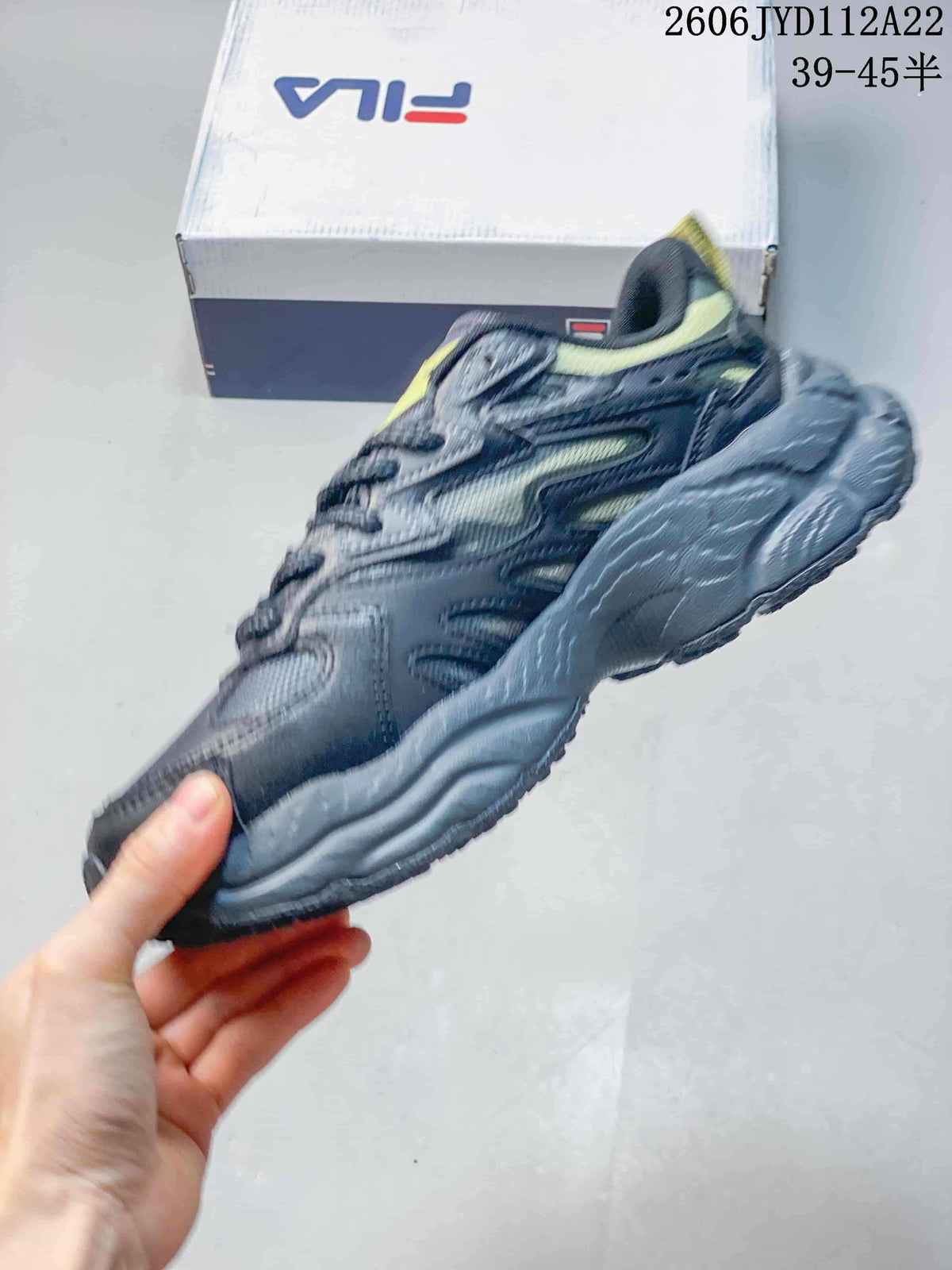 FILA 612520ASUOI Retro Sneakers in Charcoal and Lime