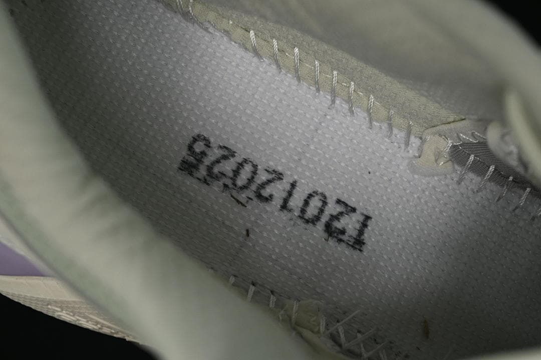 Salomon XT-6 Expanse Sneakers in Cream and Lavender