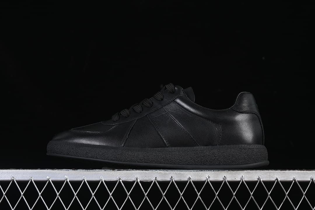 ECCO 635398 Black Leather-Look Lace-Up Sneakers