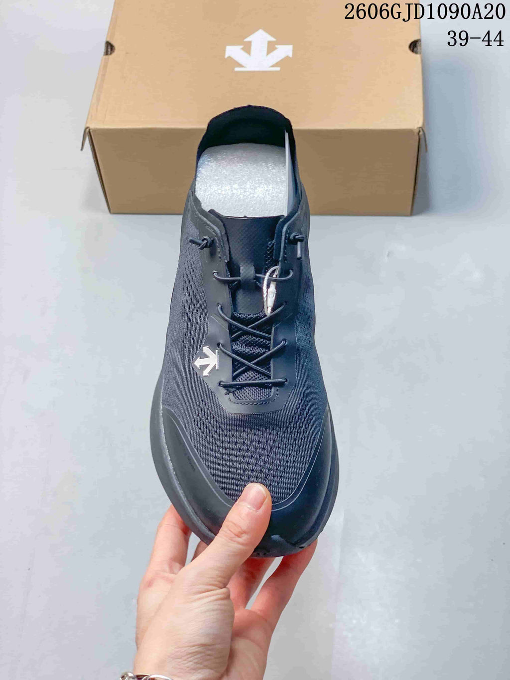 Descente Lavitate 3.0 Wire Running Shoes, Dark Gray