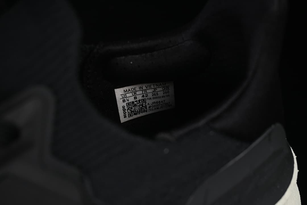 Y-3 x adidas Ultraboost 5 Sneakers Black JR6647