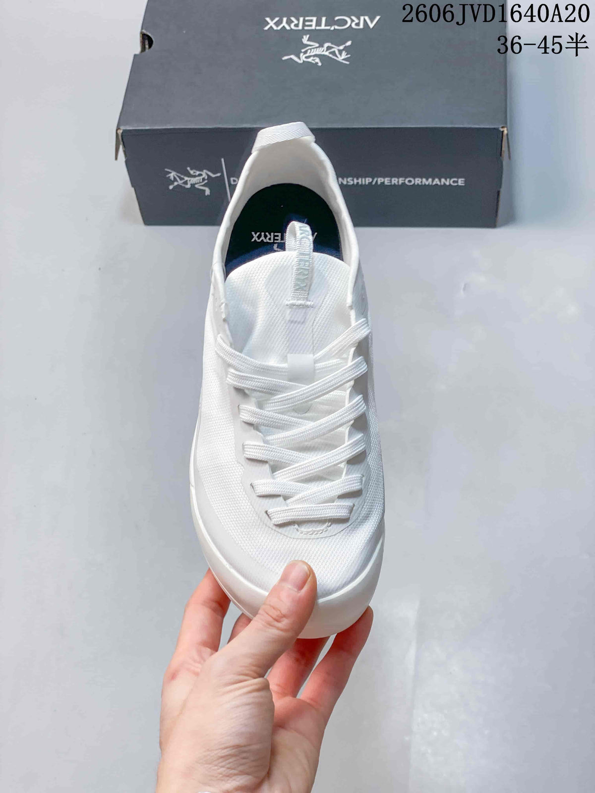 Arc'teryx Konseal LT White Hiking Shoes