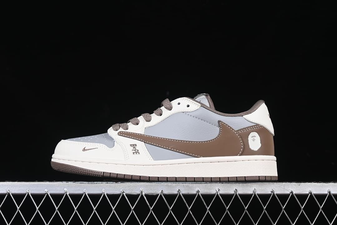 Jordan 1 Low OG SP Travis Scott Fragment Sneakers Brown