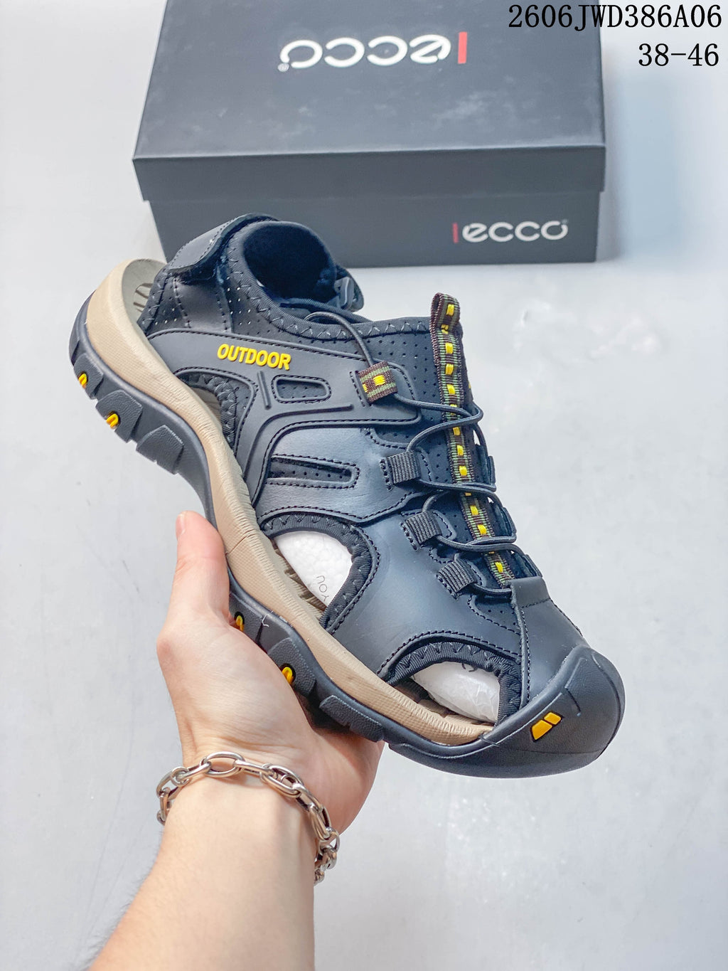 ECCO Men's Outdoor Closed-Toe Sandals